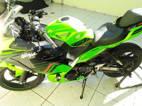 KAWASAKI NINJA 400 KRT EDITION SE KAWASAKI NINJA 400 KRT EDITION SE